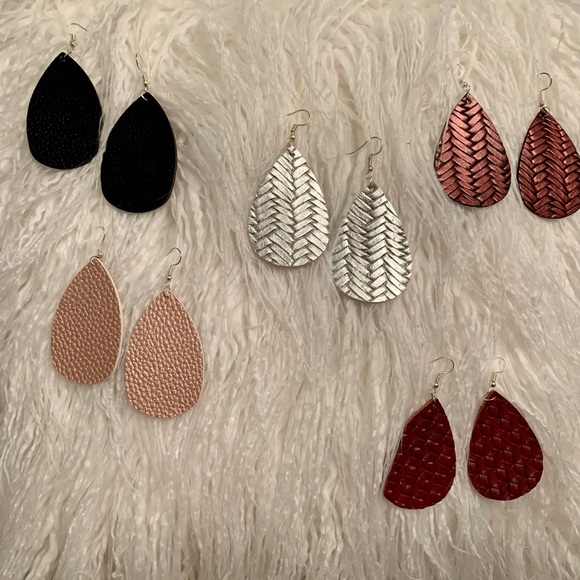 Set of 5 Boutique earrings! Brand new,never worn! - Picture 1 of 6